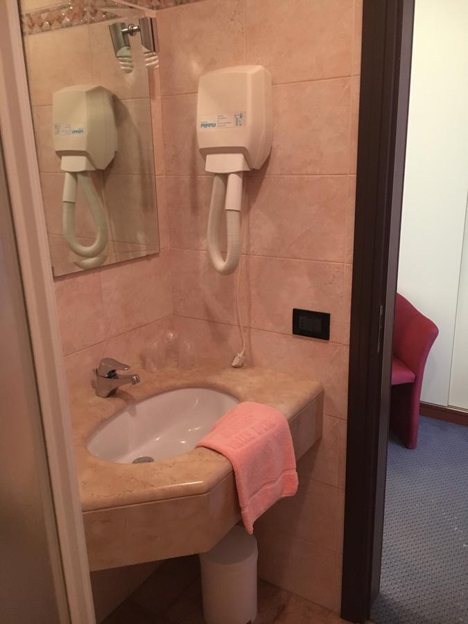 Valle D'oro Hotel Albino